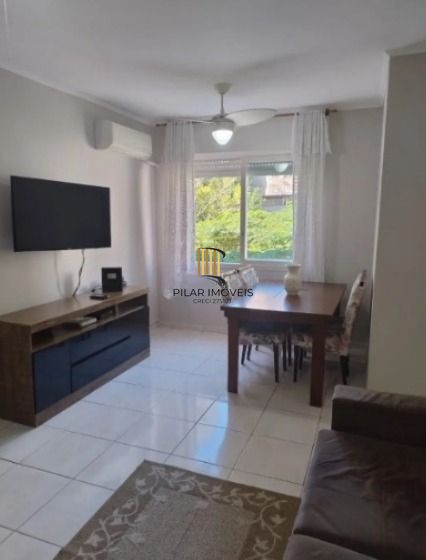 Apartamento de 2 dormitórios com 1 vaga de garagem no bairro Passo da Areia
