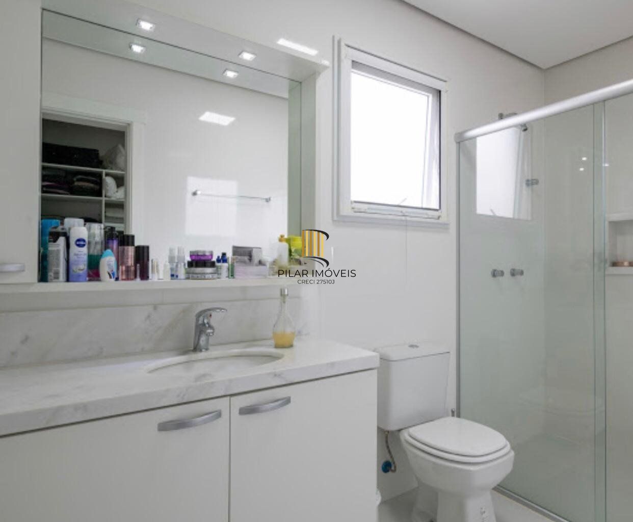 Casa com 3 quartos e 2 vagas em condomínio fechado no Bairro Ecoville