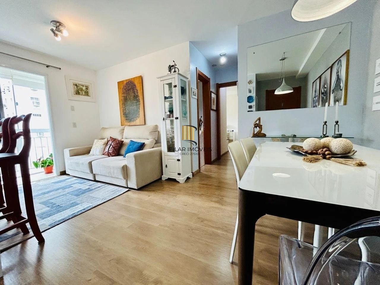 Apartamento 2 Dormitórios com Suíte, elevador e 2 Vagas no Alto Petrópolis