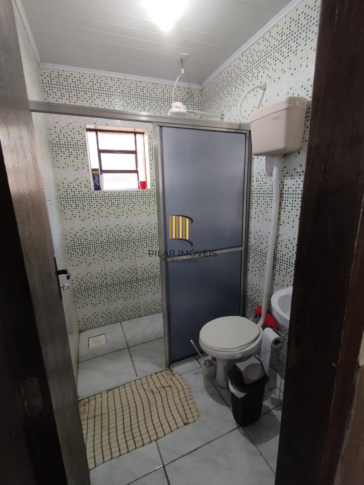 Casa de 4 dormitórios e 2 vagas de garagem em Canoas.