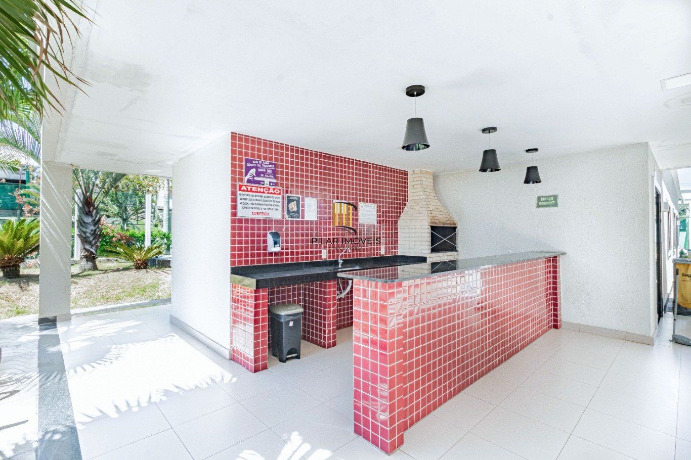 Apartamento de 2 dormitórios, piscina e 1 vaga de garagem em Canoas.