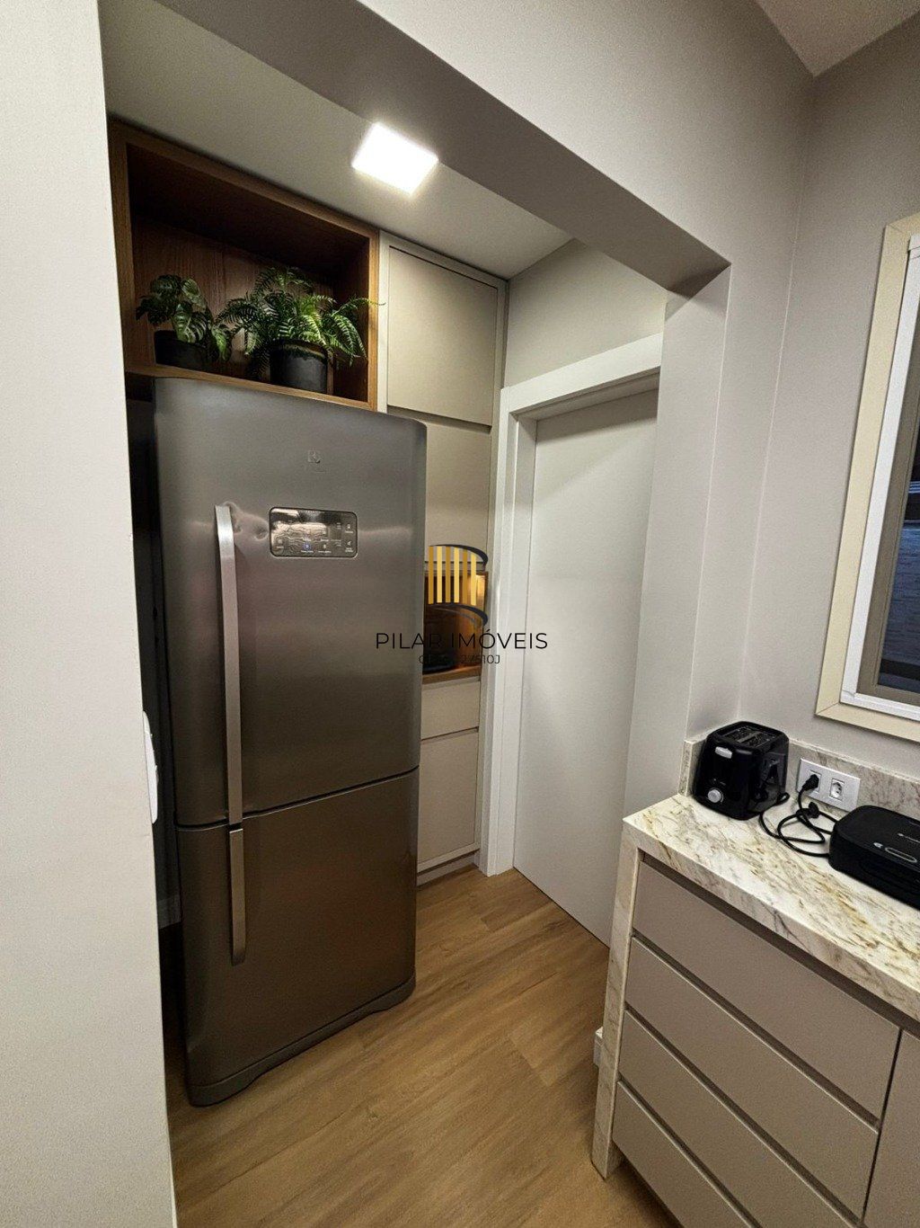 Casa com 2 dormitórios e 2 vagas de garagem em Canoas.