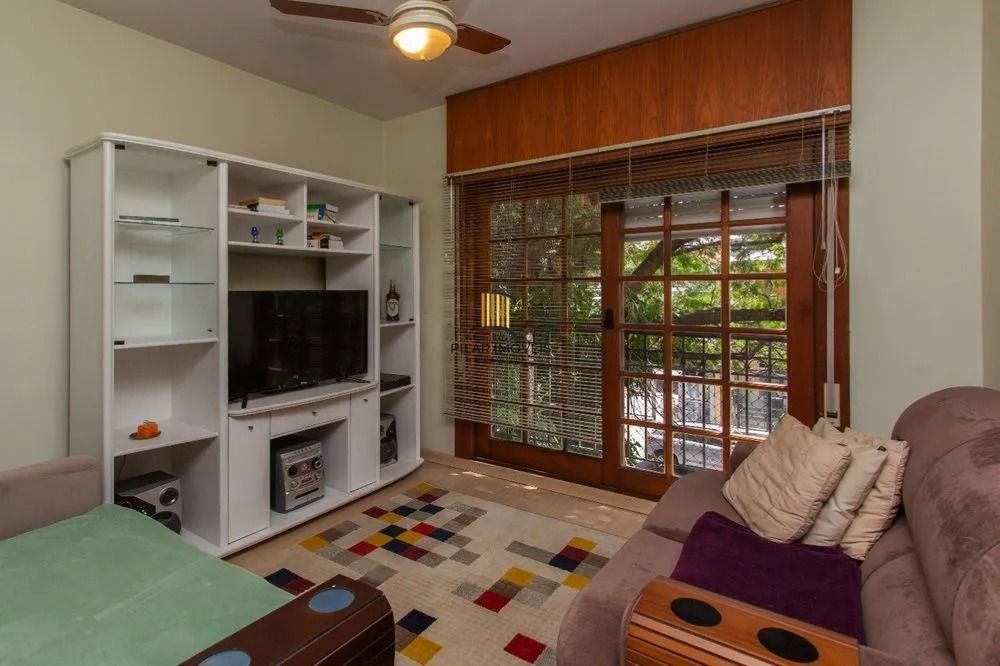 Apartamento mobiliado 2 quartos com suíte e vaga no Rio Branco
