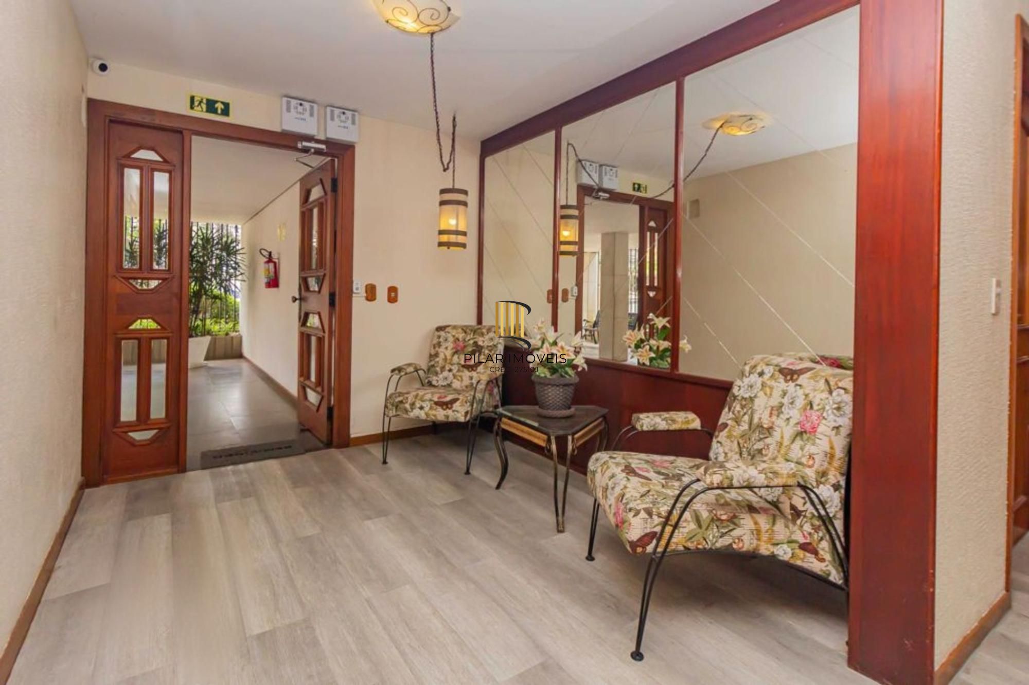 Apartamento 3 quartos, 1 suíte, 2 vagas no Petrópolis.