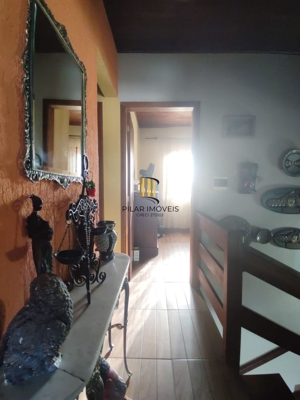 Casa de 3 dormitórios e 2 vagas de garagem em Cachoerinha.