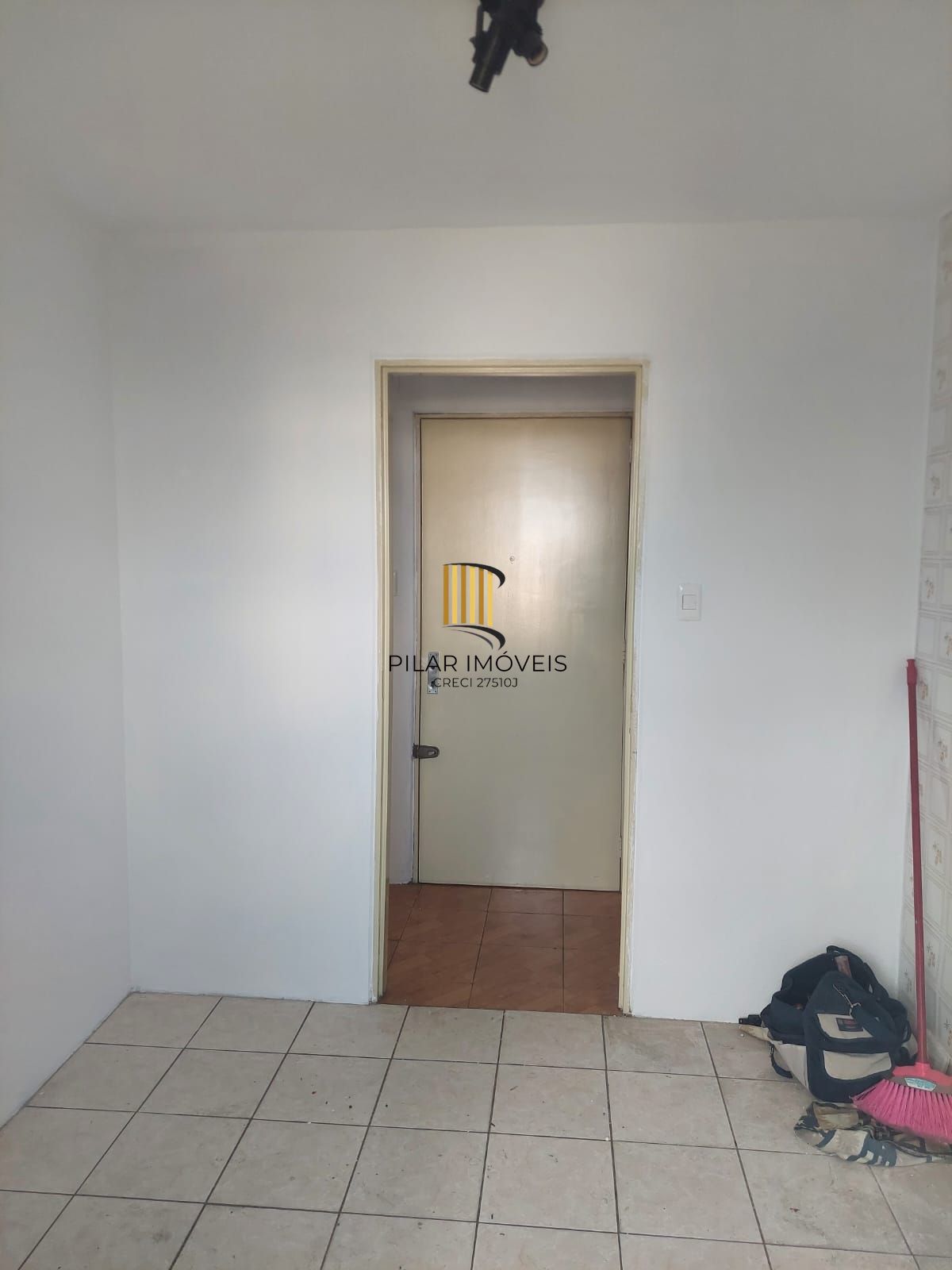 Kitnet / JK / Studio, 1 dormitórios, 31 m², em Humaitá