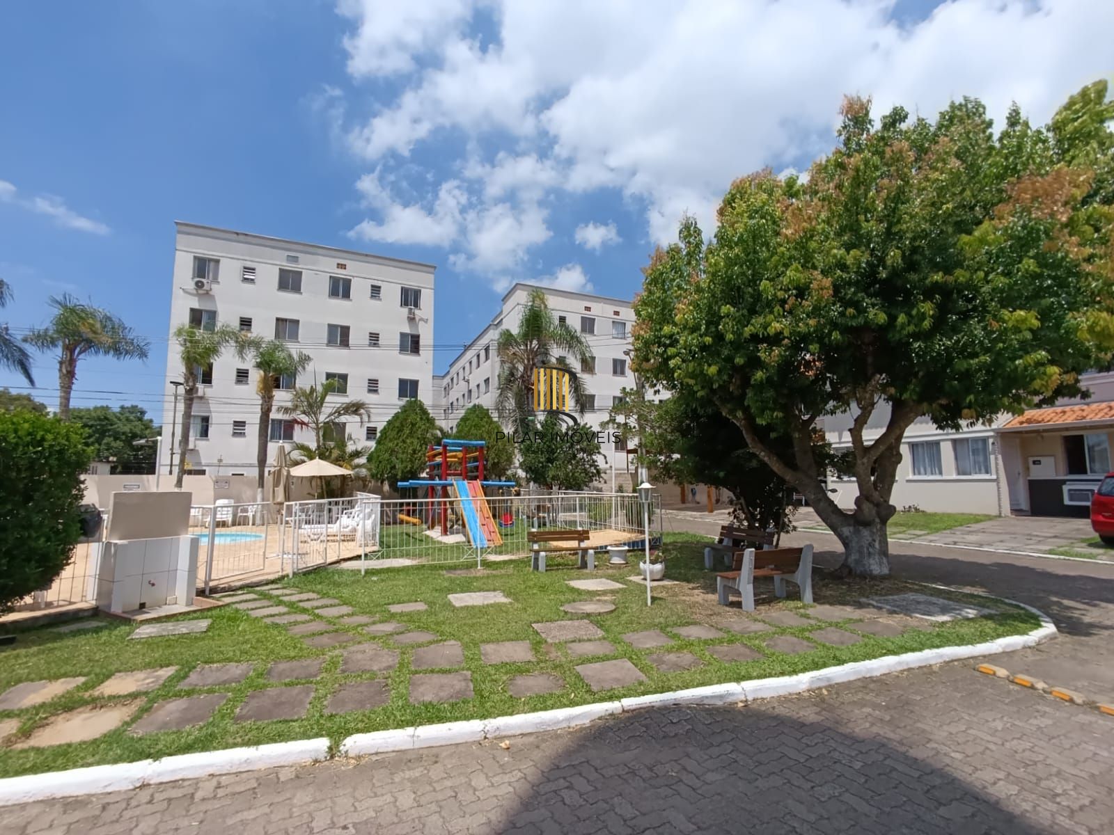 Casa em condomínio fechado de 3 dormitórios,2 vagas no bairro Parque Santa Fé.