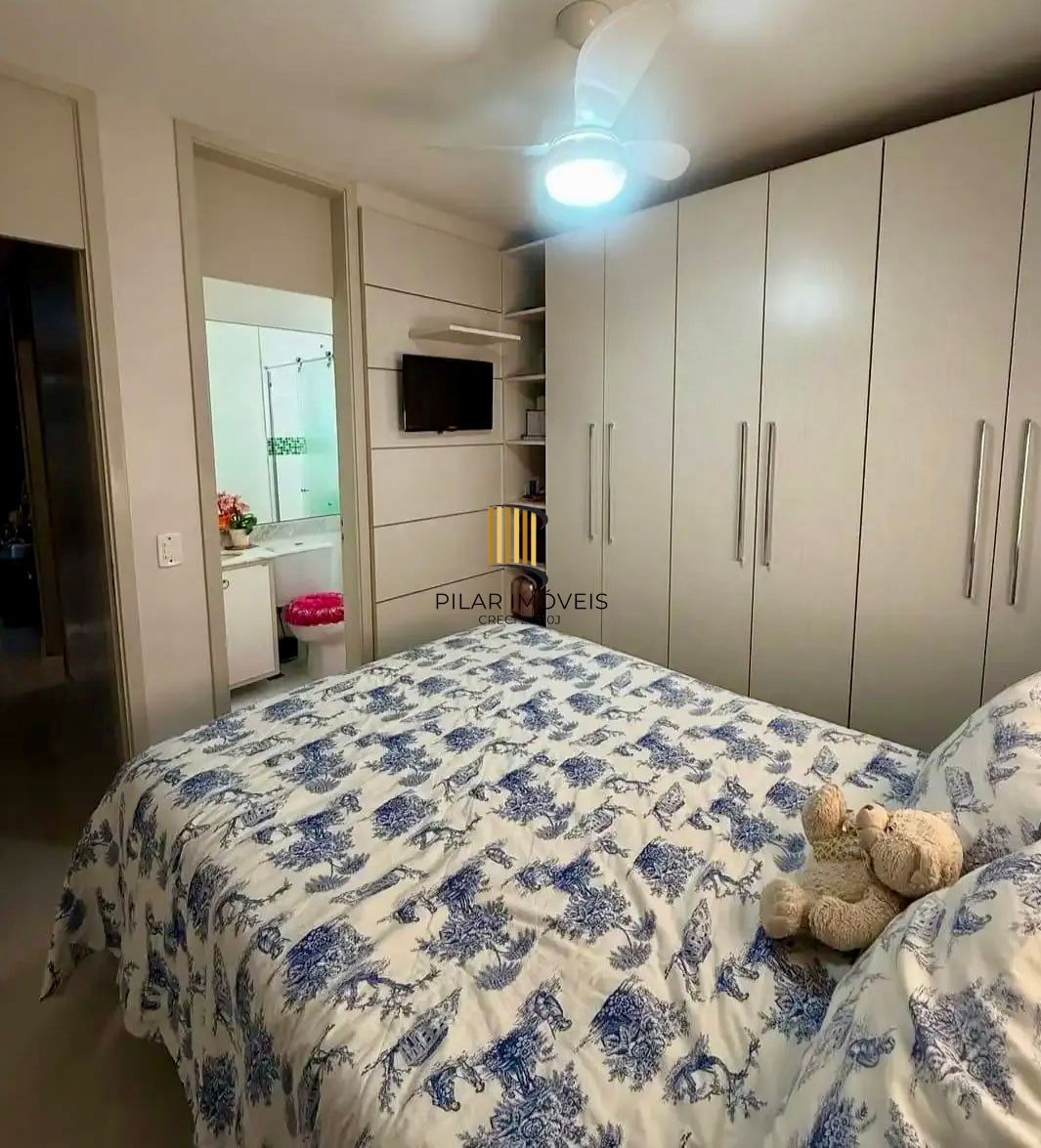 Apartamento com 67m², 3 dormitórios com vaga de garagem no bairro Morro Santana