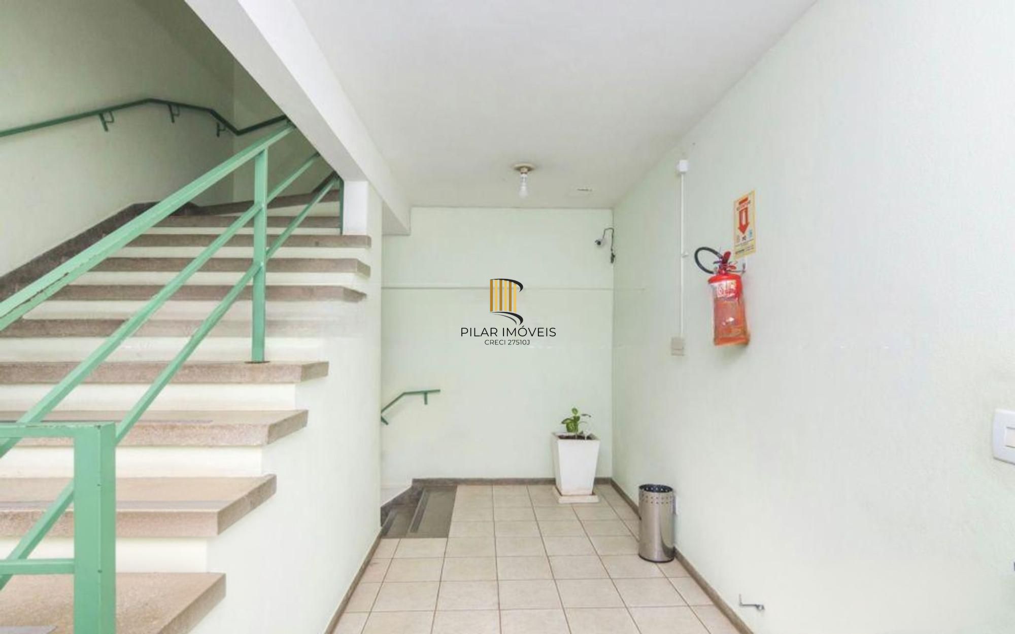 Apartamento com 2 quartos, vaga coberta e sol da manha no bairro Santana