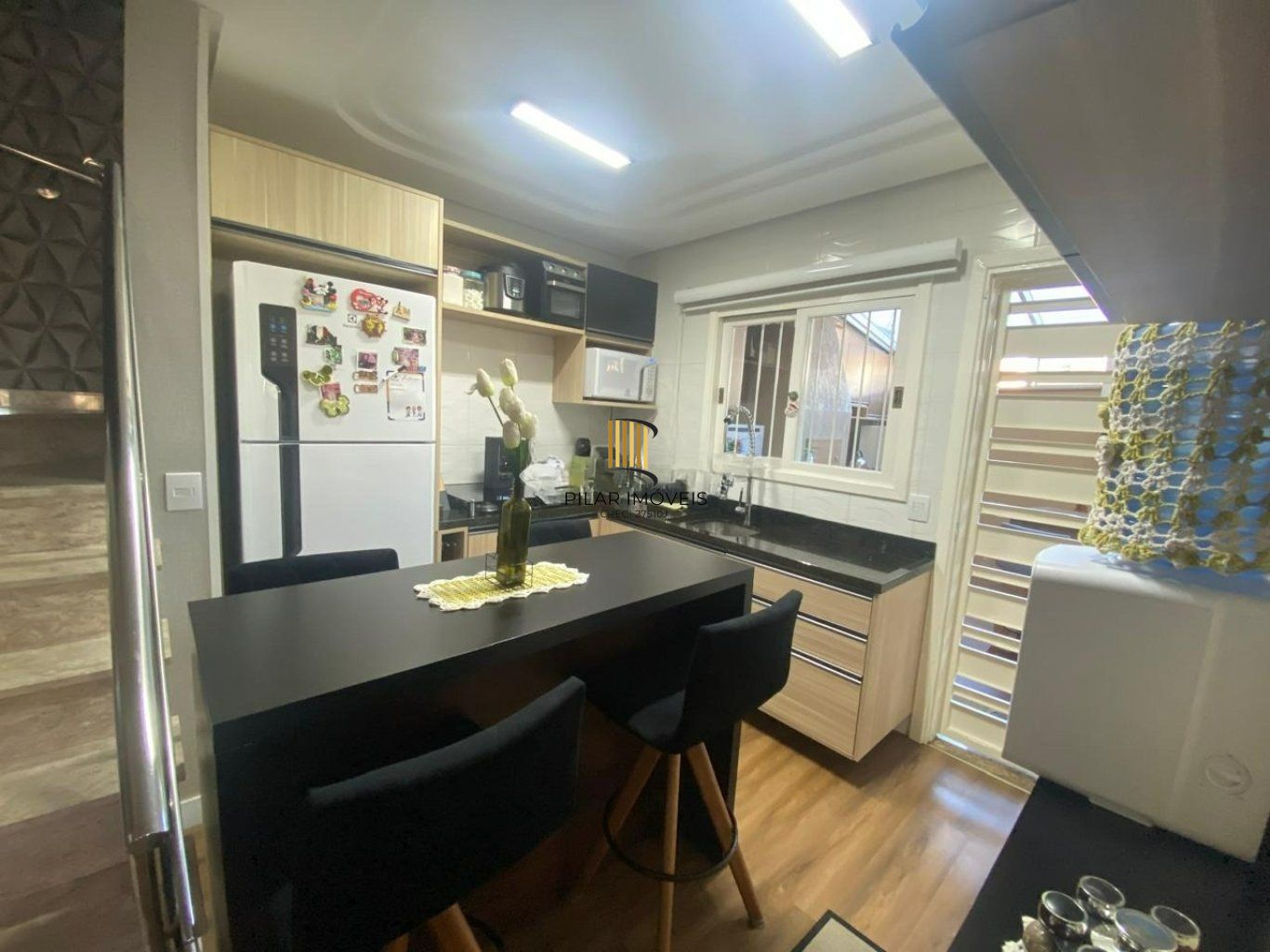 Casa de 3 quartos, 2 vagas de garagem cobertas no bairro Mato grande em Canoas.