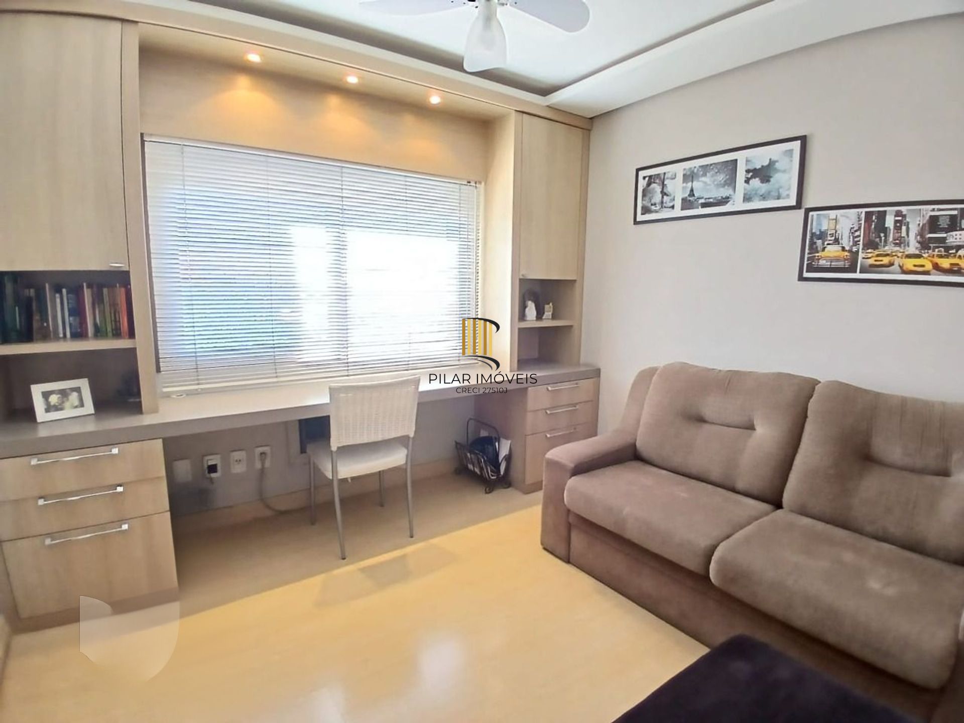 Cobertura com 4 quartos, 1 suíte, 4 vagas e elevador no bairro Igara Canoas.