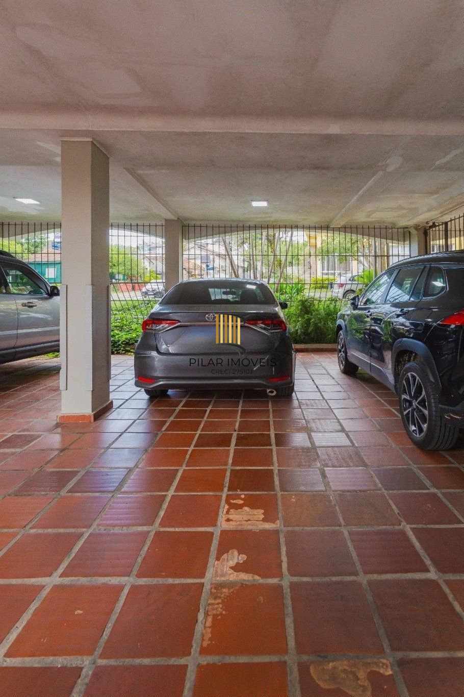 Cobertura de 3 dormitórios e 2 vagas de garagem em Chácara das Pedras POA.