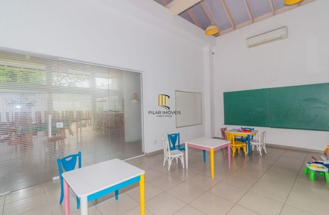 Casa em condomínio fechado com 4 dormitórios bairro Agronomia.