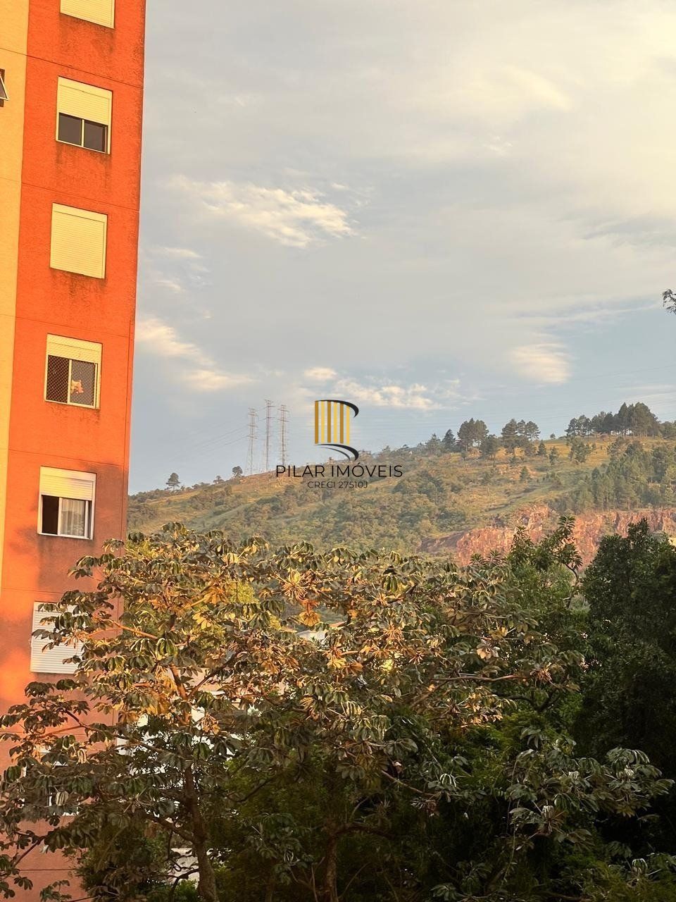 Apartamento 2 Dormitórios, com Elevador e Vaga no Morro Santana