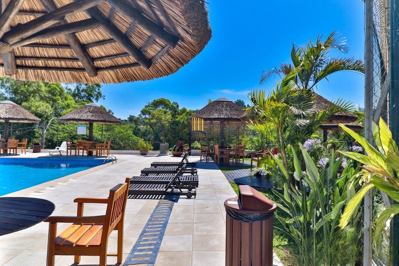 Casa em Condomínio com 3 Dormitórios e Energia Solar na Lomba do Pinheiro