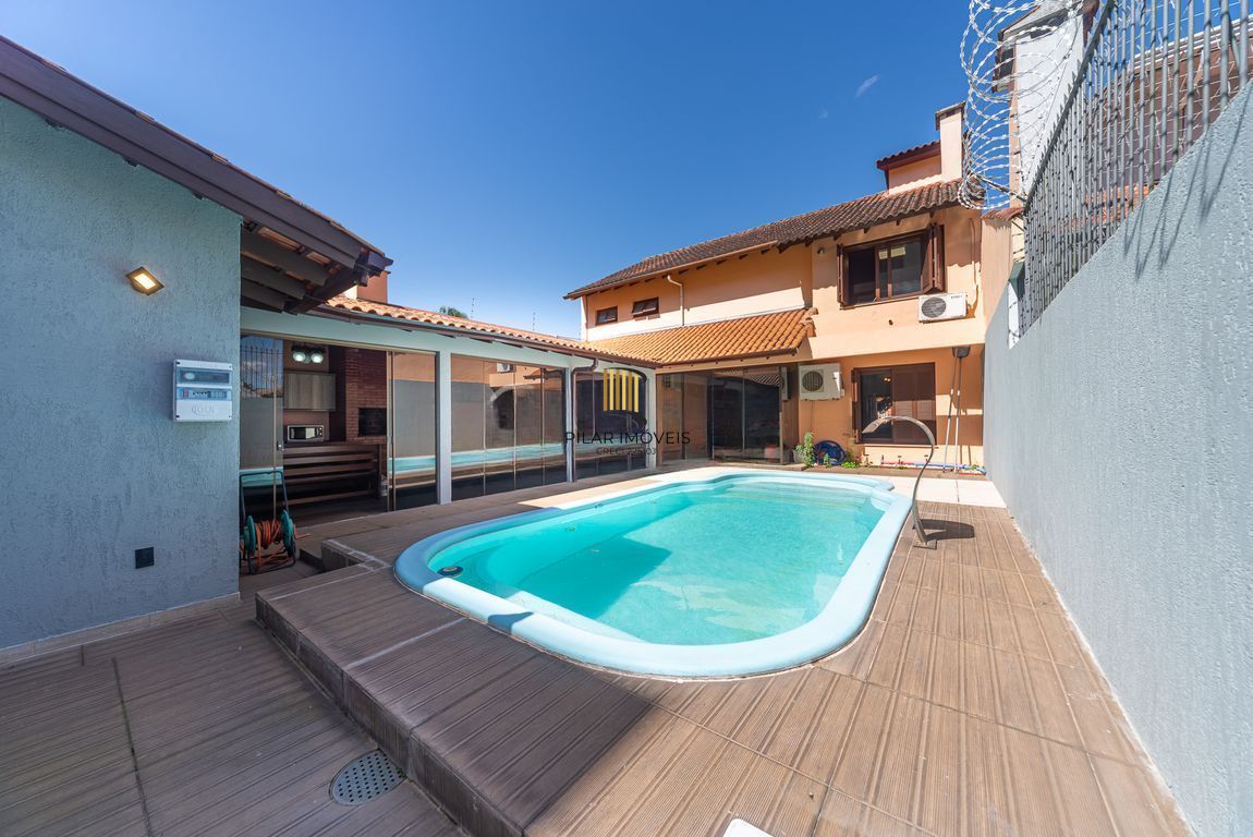 Casa com 4 quartos, piscina, vaga, churrasqueira e Sacada no bairro Jardim Itu