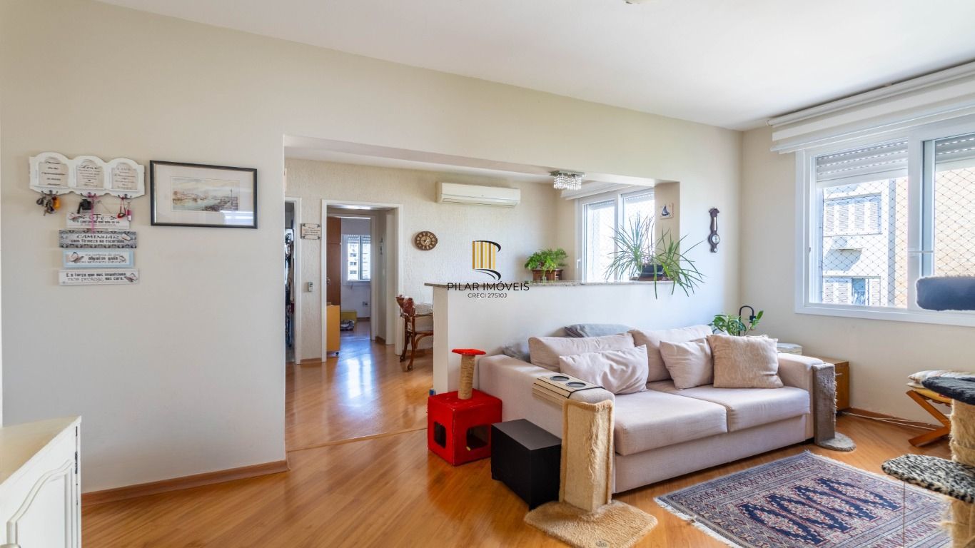 Apartamento com 2 dormitórios e 1 vaga de garagem no Bairro Santana