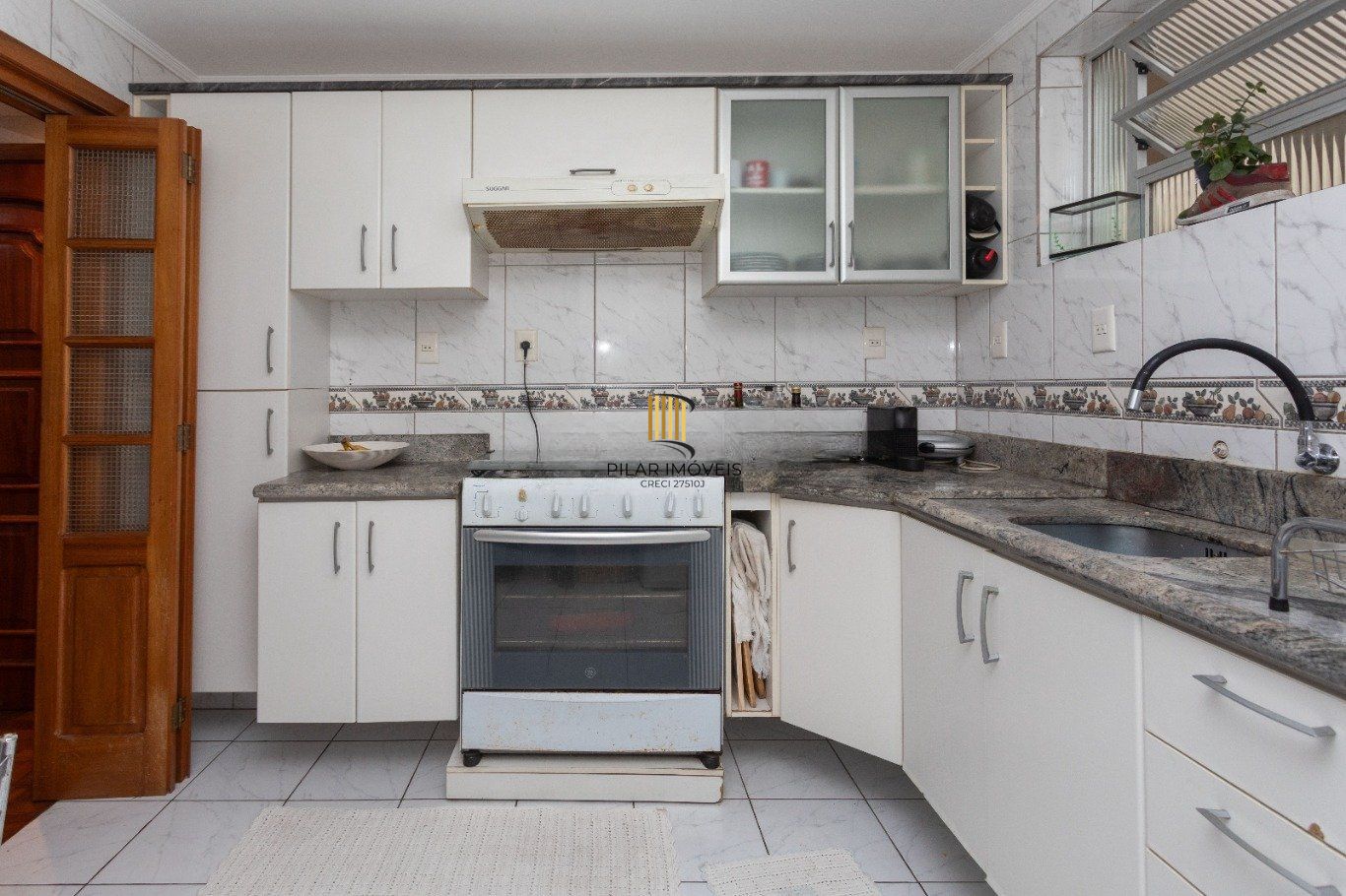 Apartamento com 3 quartos e 1 vaga à venda em Rio Branco, Porto Alegre.