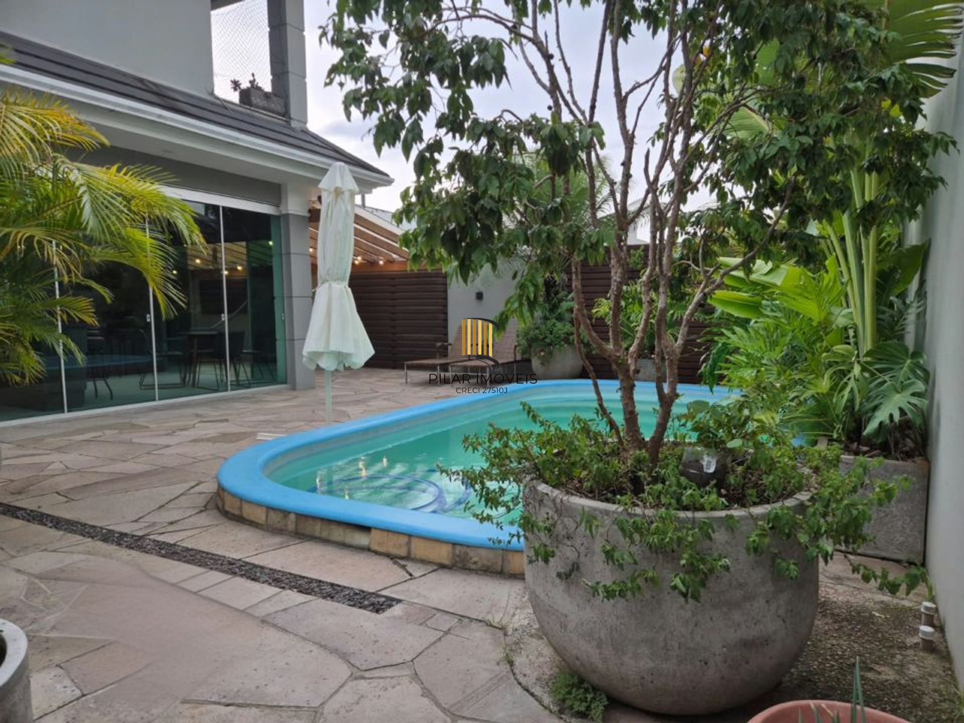 Casa de 3 dormitórios e 2 vagas de garagem coberta Canoas.