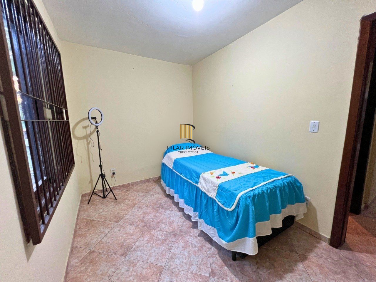 Casa de 3 dormitórios e 2 vagas de garagem em Canoas.