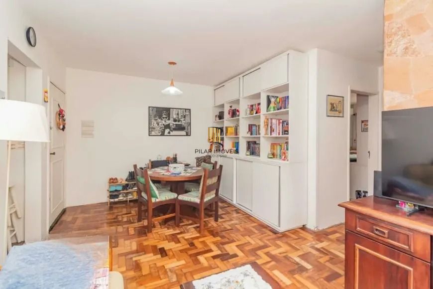 Apartamento com 2 quartos e 58m² à venda em Passo da Areia, Porto Alegre.