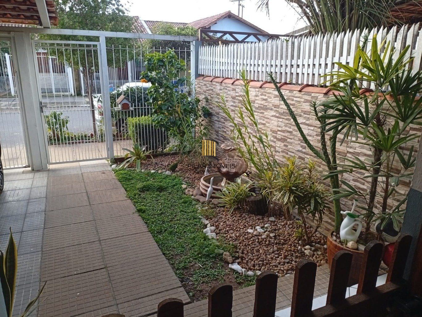 Casa com 2 dormitorios com 1 vaga de garagem, no Bairro Olaria em Canoas