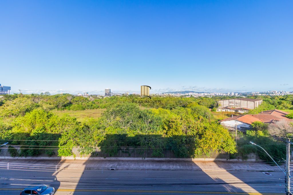 Apartamento com 2 dormitórios e 1 vaga de garagem no Bairro Humaitá