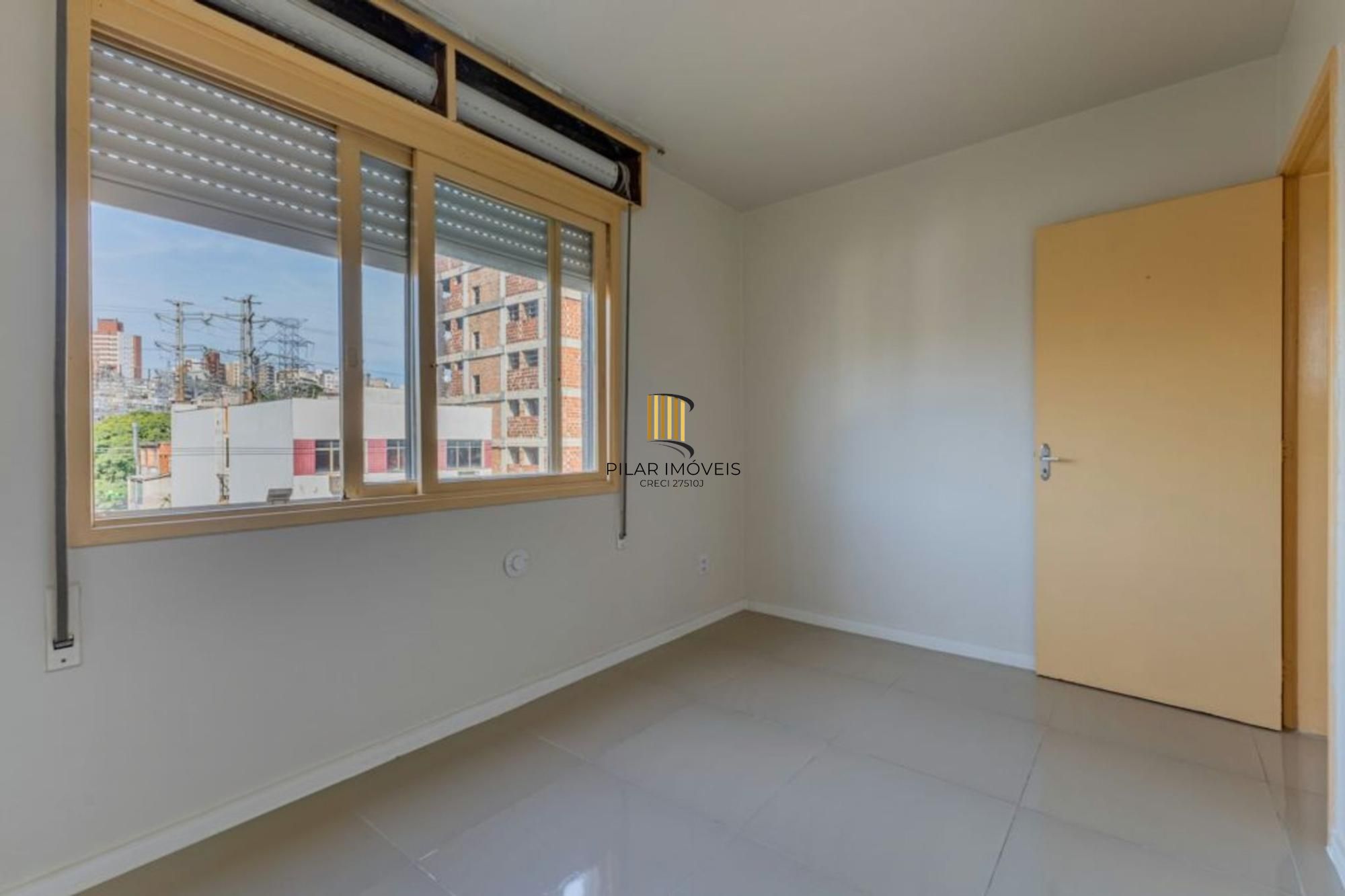 Apartamento com 2 quartos, vaga coberta e sol da manha no bairro Santana