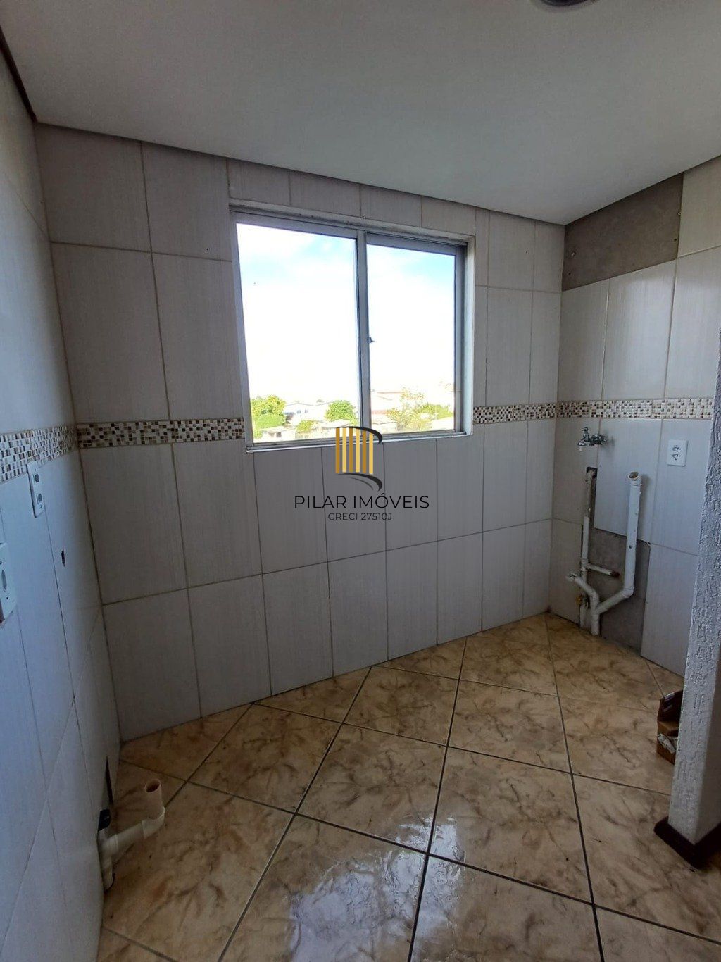 Apartamento de 2 dormitórios e 1 vaga de garagem em Canoas.