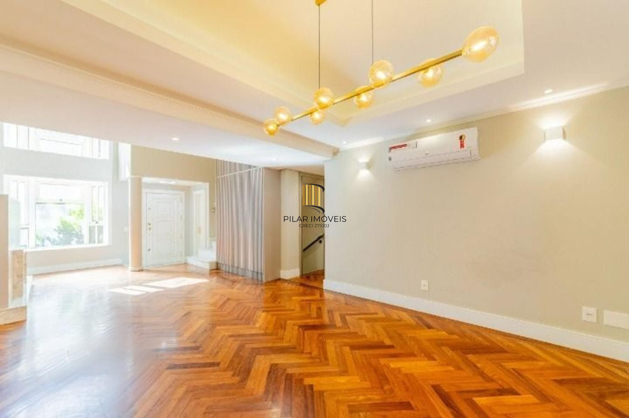 Casa em Condomínio com 5 quartos e 390m² à venda em Boa Vista, Porto Alegre.