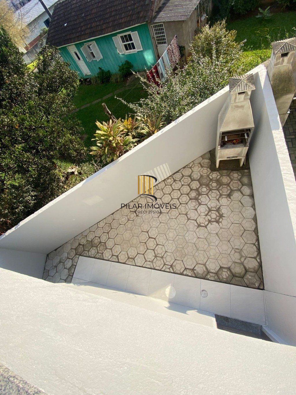 Casa de 2 dormitórios, 1 vaga de garagem em Cachoeirinha.