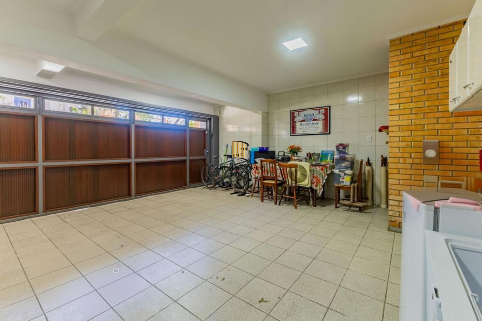 Casa com 1.640,00m², 3 dormitórios, 4 vagas à venda Rua Marista.