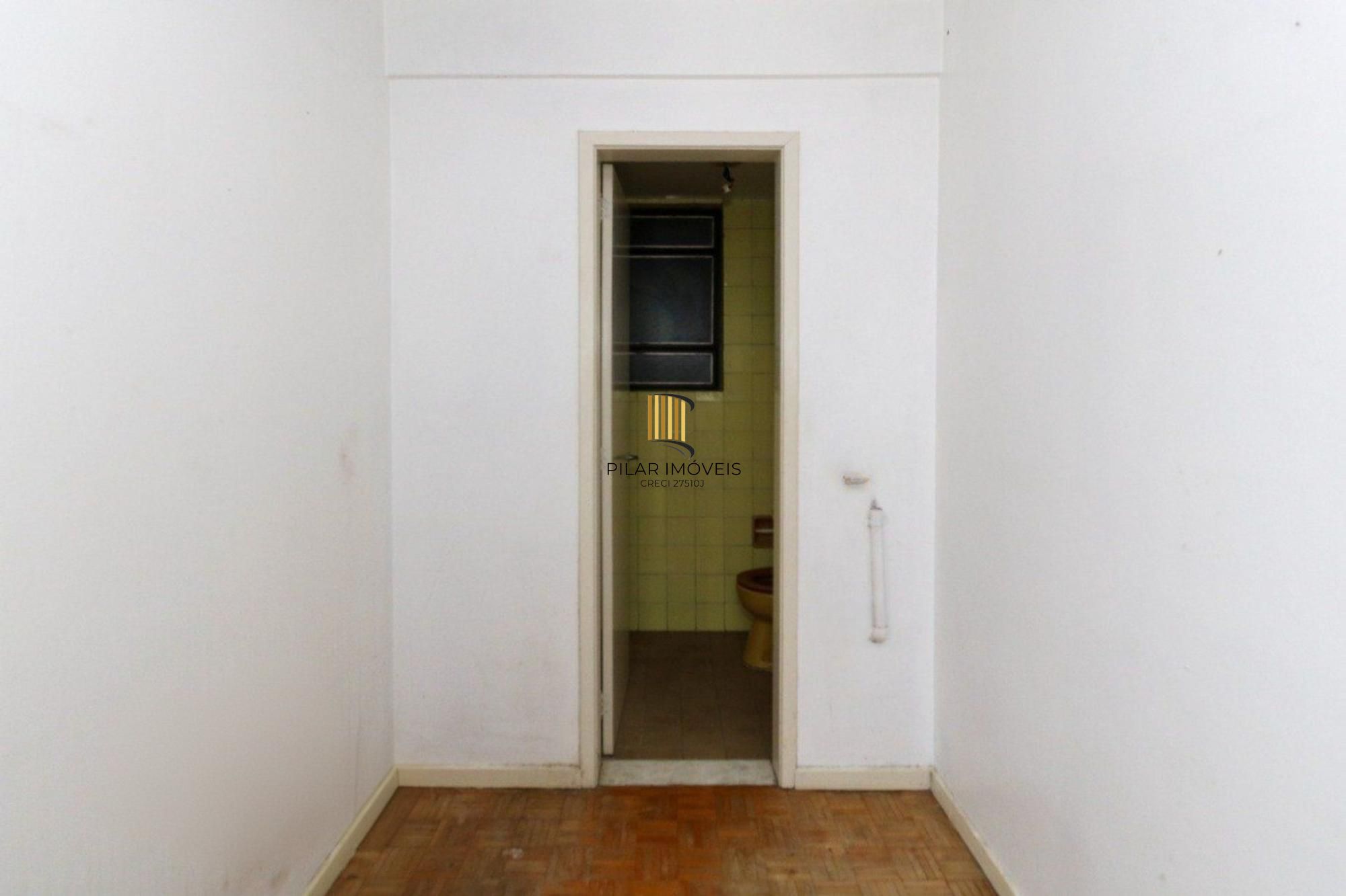 Apartamento com 2 quartos, elevador no centro de Canoas.