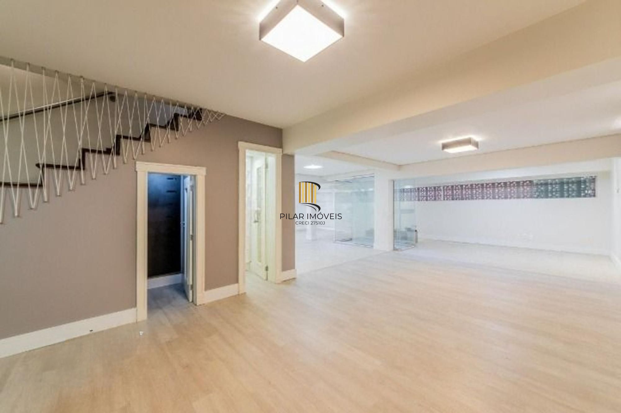 Casa em Condomínio com 5 quartos e 390m² à venda em Boa Vista, Porto Alegre.