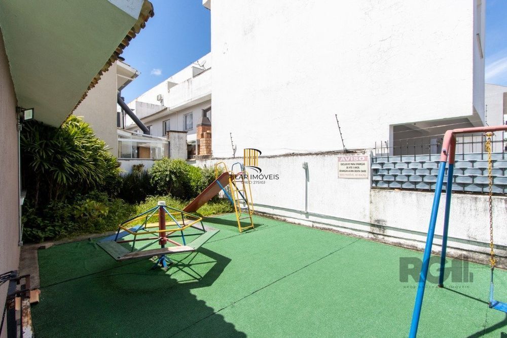 Casa Sobrado semi mobiliada com 2 dormitórios Avenida Juca Batista 115m2