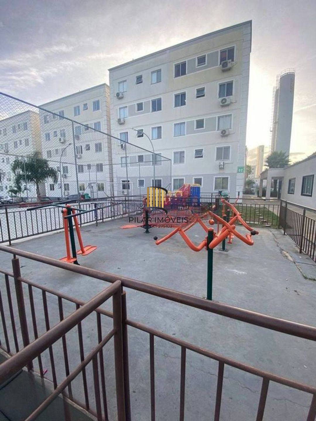 Apartamento de 2 dormitórios, piscina e 1 vaga de garagem em Canoas.