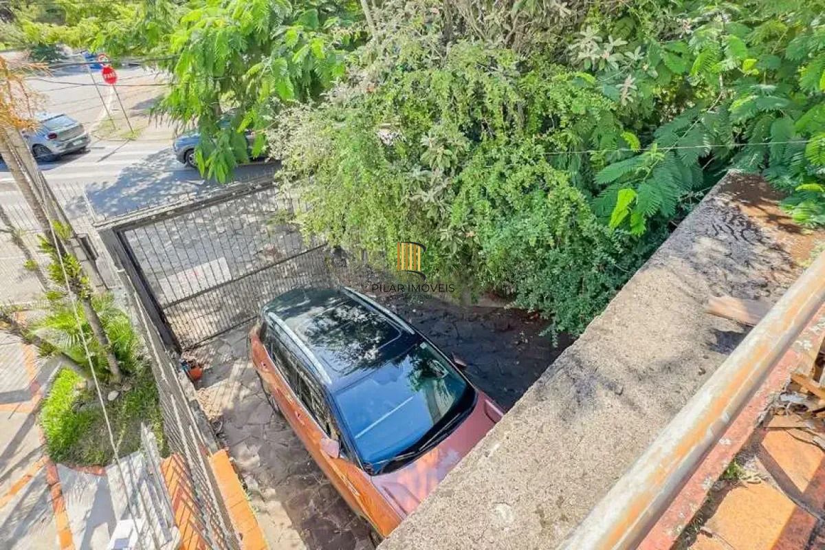 Casa ampla na Vila Ipiranga com 340 m², 4 dormitórios e potencial comercial