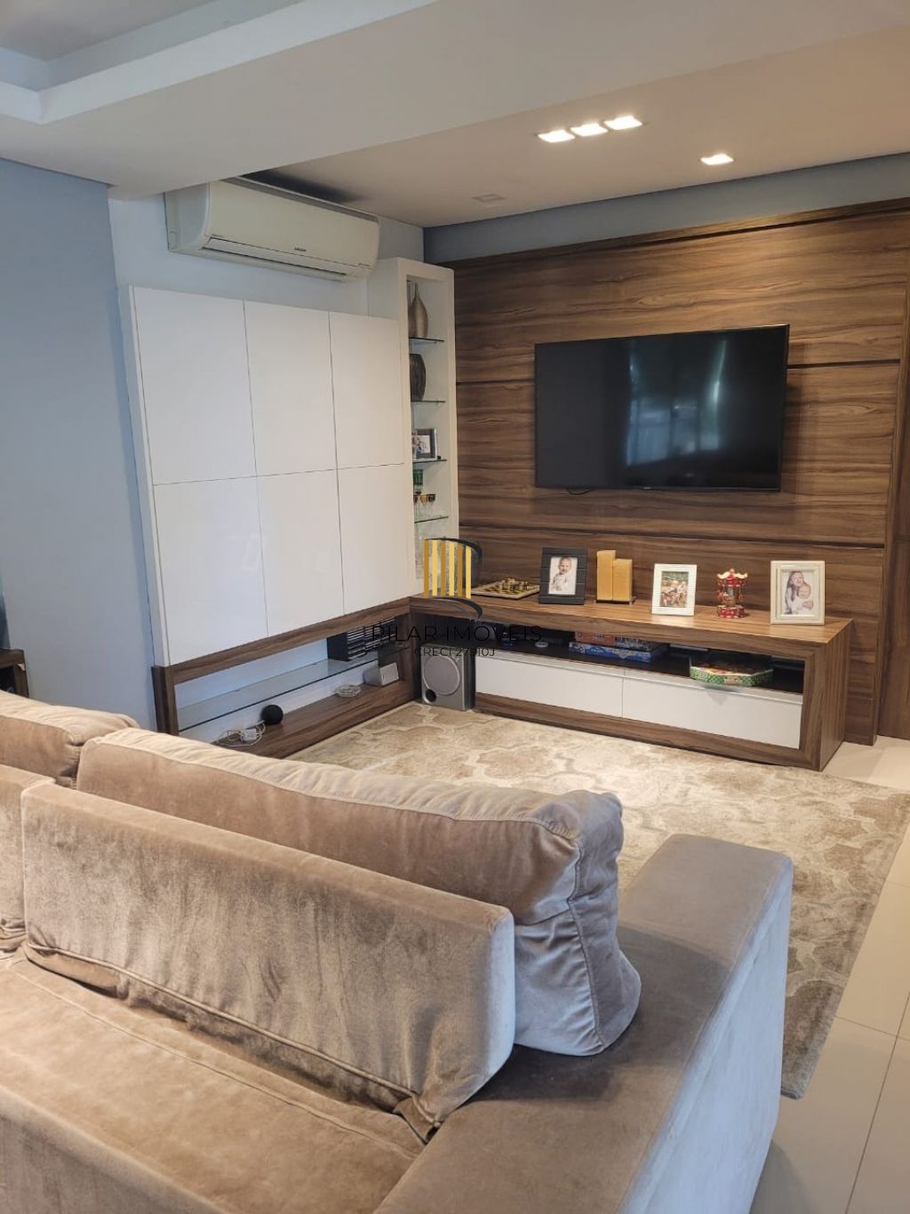 Apartamento com 4 dormitórios e 3 vagas de garagem no Bairro Petrópolis