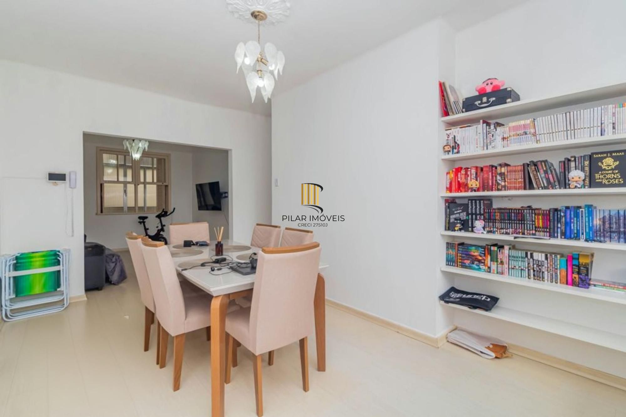 Apartamento semi mobiliado 2 dormitórios bairro Petrópolis