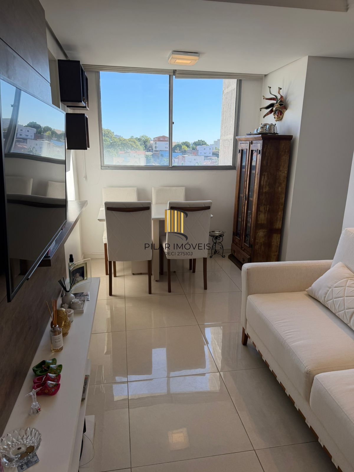 Apartamento 3 dormitórios com Suíte Semi Mobiliado com Vaga de Garagem