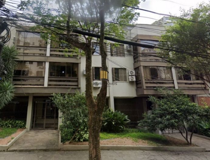 Cobertura com 3 dormitórios (1suíte) e 2 vagas de garagem no Bairro Petrópolis