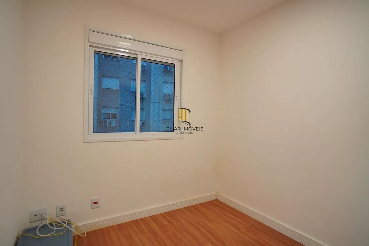 Apartamento 2 dormitórios suíte, elevador, infra e vaga coberta na Farrapos