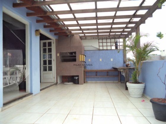 Casa com 4 dormitórios, 1 suíte, 260 m² privativos, 3 vagas no Ecoville.