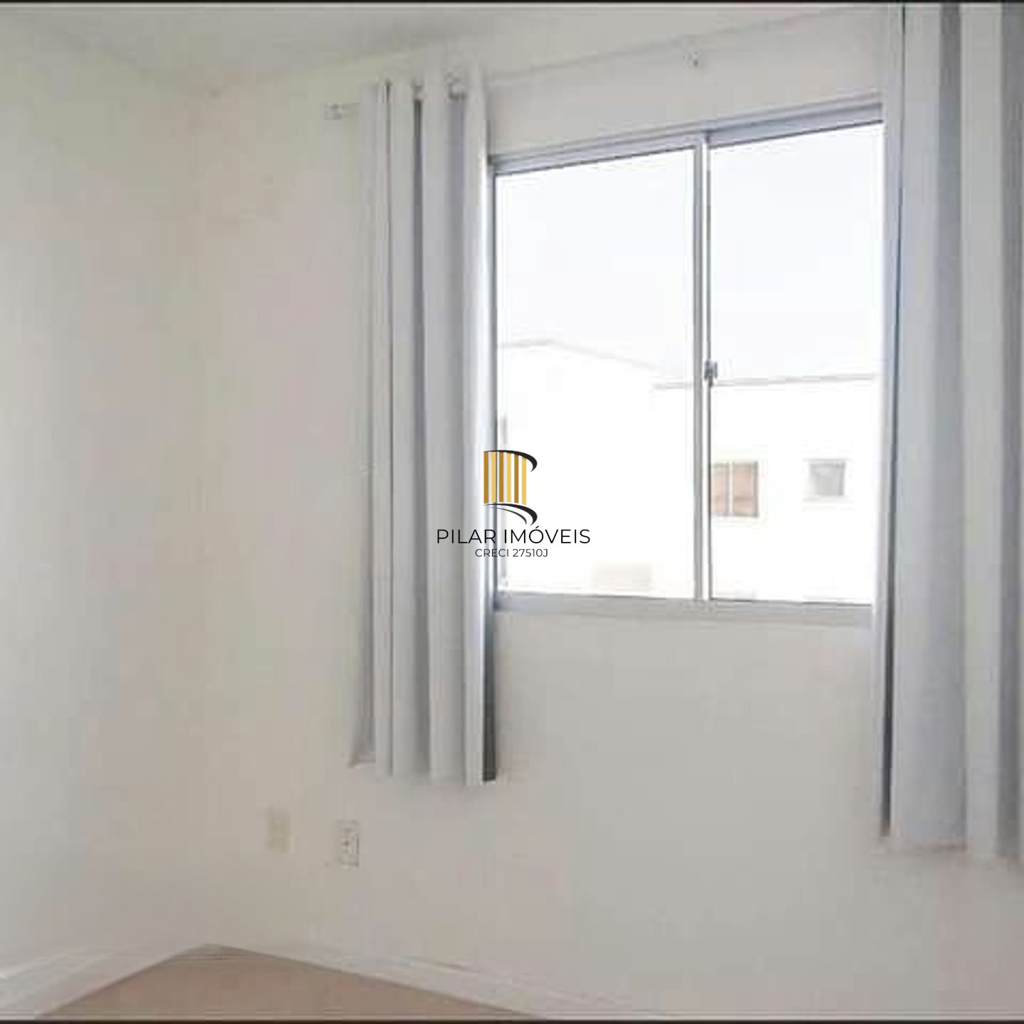 Apartamento de 2 quartos, piscina e 1 vaga de garagem em Canoas.