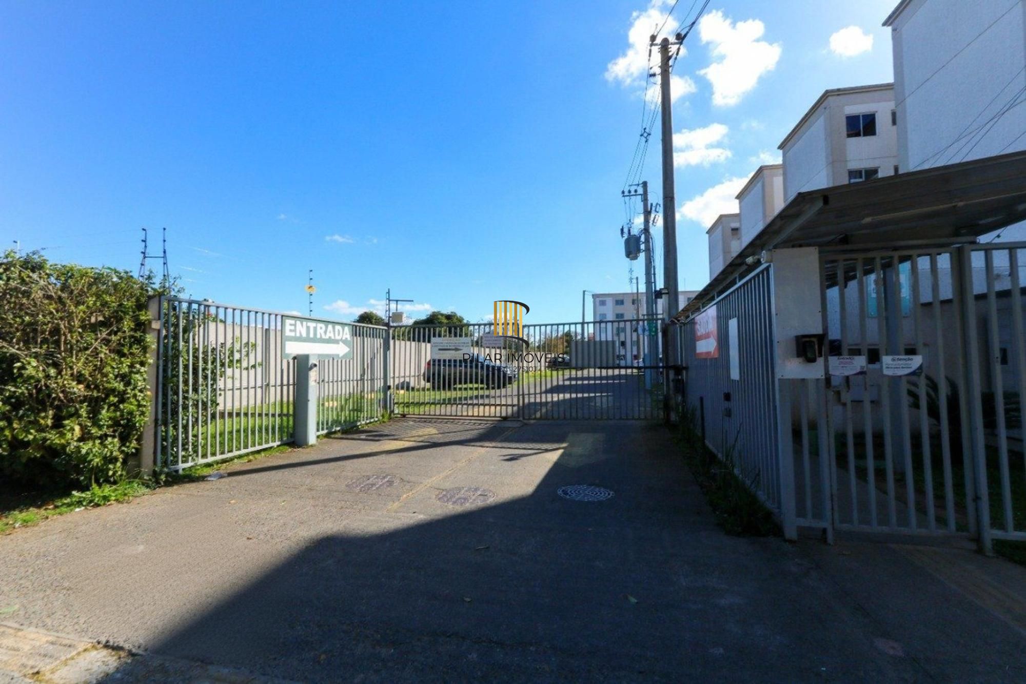 Apartamento com 1 dormitório e com 1 vaga de garagem em Canoas.