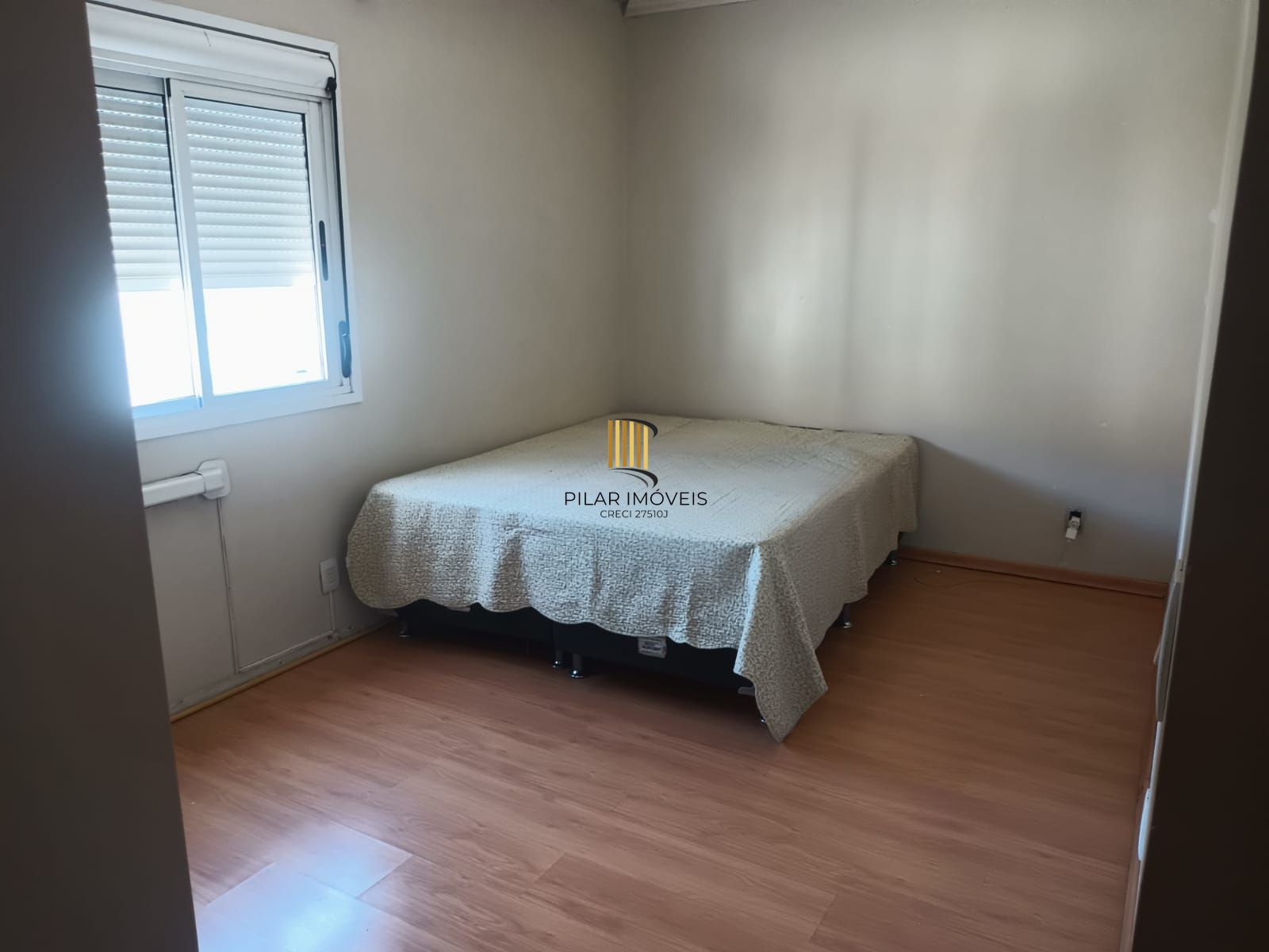 Apartamento com 2 dormitórios, elevador e 2 vagas de garagem em cachoeirinha.