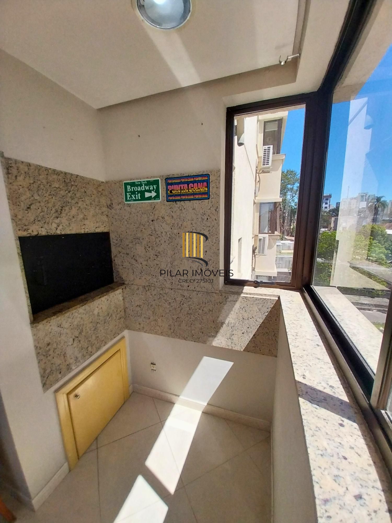 Apartamento 3 dorms à venda Rua Roque Calage, Passo da Areia - Porto Alegre