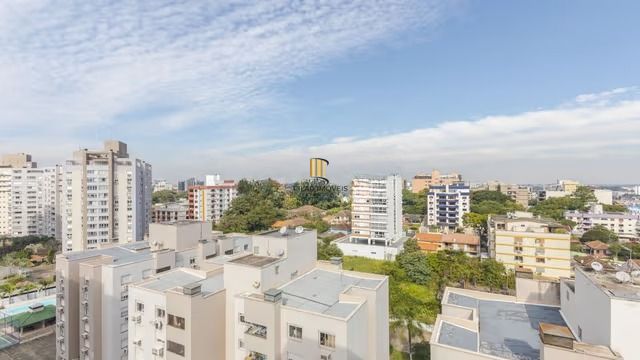 Apartamento de 2 quartos, elevador e 1 vaga de garagem em Canoas.