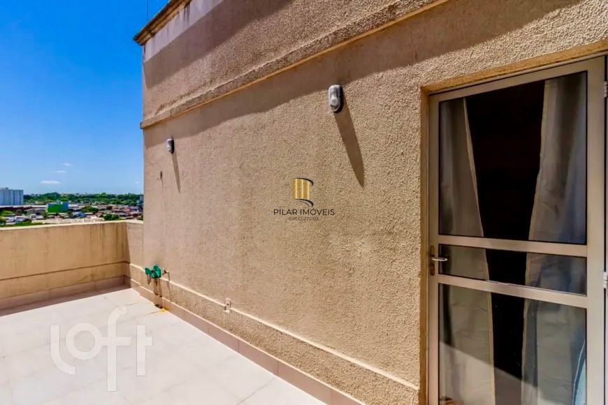 Cobertura com 2 quartos e 1 vaga de garagem na Rua Sadi Castro.