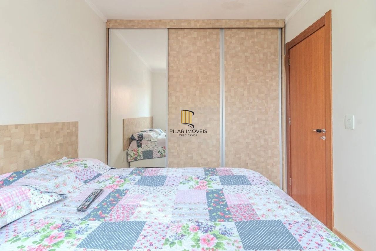 Apartamento 2 Dormitórios com 1 vaga coberta e elevador no Alto Petrópolis